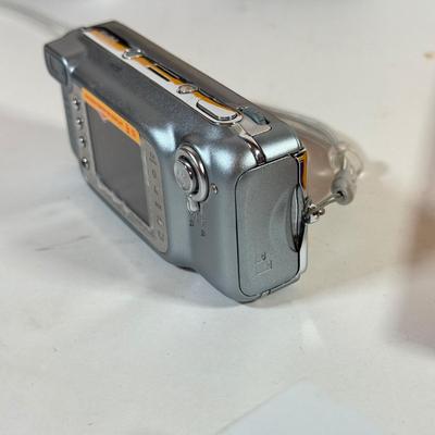 LOT 131K: Kodak Collection: NIB Photo Printer Dock PD450W, EasyShare LS753 Digital Camera & NIP Picture Card w Adaptor