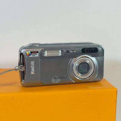 LOT 131K: Kodak Collection: NIB Photo Printer Dock PD450W, EasyShare LS753 Digital Camera & NIP Picture Card w Adaptor
