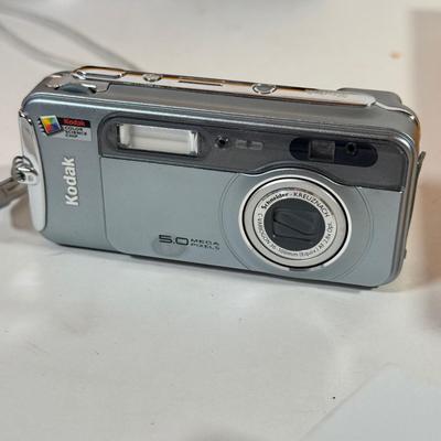 LOT 131K: Kodak Collection: NIB Photo Printer Dock PD450W, EasyShare LS753 Digital Camera & NIP Picture Card w Adaptor