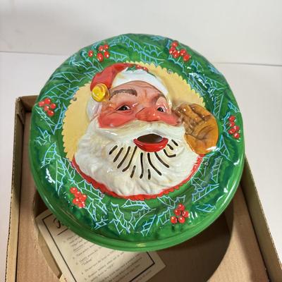 LOT 133L: Vintage Timco "Talking Santa" Style No. 800 Decor w/ Original Box
