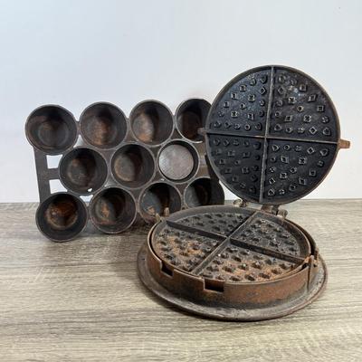 LOT 134L: Vintage Cast Iron Muffin Pan & Waffle Maker