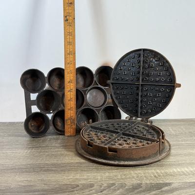 LOT 134L: Vintage Cast Iron Muffin Pan & Waffle Maker