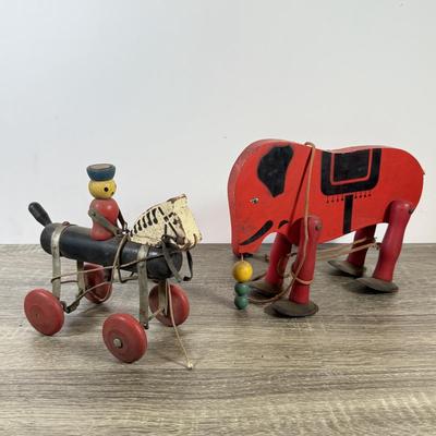 LOT 136L: Vintage Wooden Pull Toys incl. Hustler Toy Corporation USA