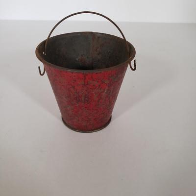LOT 144L: Antique & Vintage Bottles, Tins, Household Items & More