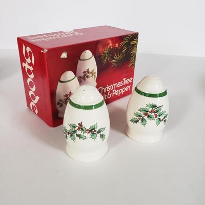 LOT 147L: Vintage Christmas Tableware; Spode & Waechtersbach
