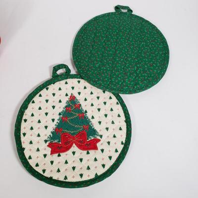 LOT 147L: Vintage Christmas Tableware; Spode & Waechtersbach