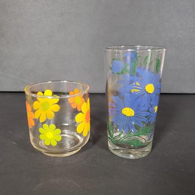 LOT 149P: Vintage Floral Glasses, Juicers, Choppers & More