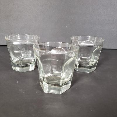 LOT 149P: Vintage Floral Glasses, Juicers, Choppers & More