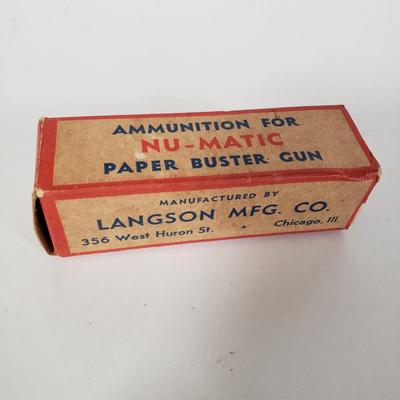 LOT 150L: Vintage Toy Guns & Accessories with 1960s Gun Sport Magazines