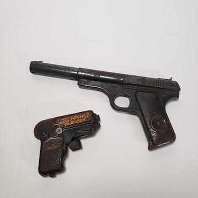 LOT 150L: Vintage Toy Guns & Accessories with 1960s Gun Sport Magazines