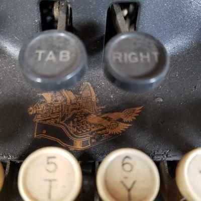 LOT 155P: Antique Oliver Typewriter RARE No 11 with Batwing Design