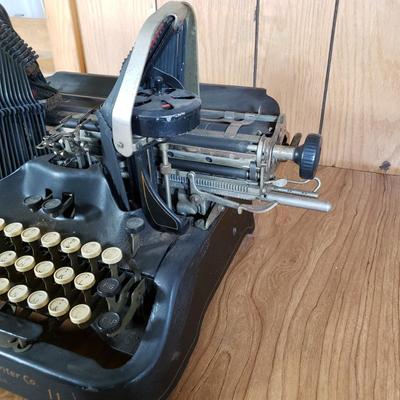 LOT 155P: Antique Oliver Typewriter RARE No 11 with Batwing Design