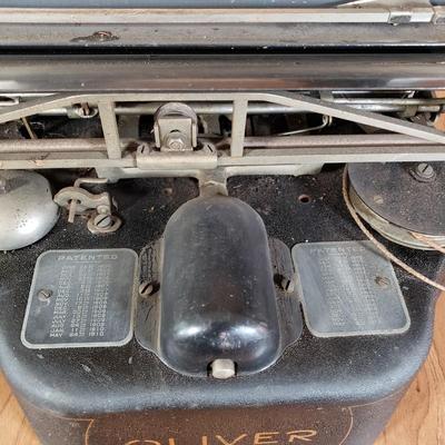 LOT 155P: Antique Oliver Typewriter RARE No 11 with Batwing Design