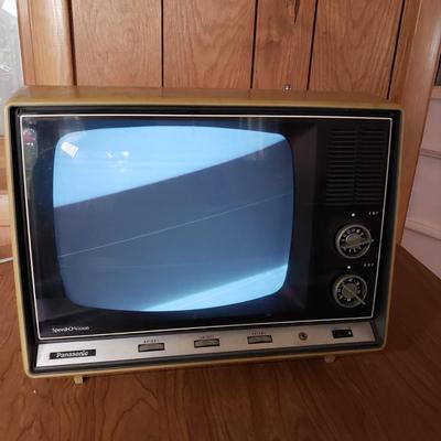 LOT 156P: Vintage Panasonic Speed-O-Vision Television