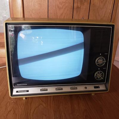 LOT 156P: Vintage Panasonic Speed-O-Vision Television