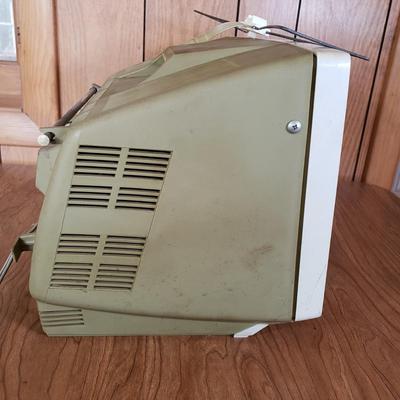 LOT 157P: Vintage Panasonic Portable Television