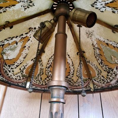 LOT 158L: Antique Reverse Painted Glass Shade Table Lamp