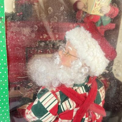 LOT 164L: NIB Animated Sing-along w/ Santa Cassette Player