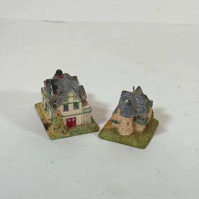 LOT 167K: Miniature House Ceramic Ornaments & David Winter Cottage 1983 The Bothy