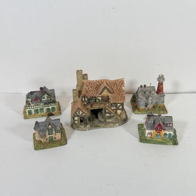 LOT 167K: Miniature House Ceramic Ornaments & David Winter Cottage 1983 The Bothy