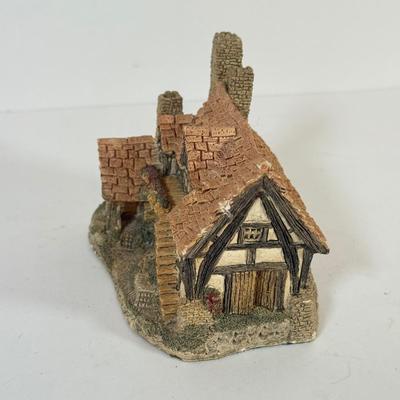 LOT 167K: Miniature House Ceramic Ornaments & David Winter Cottage 1983 The Bothy