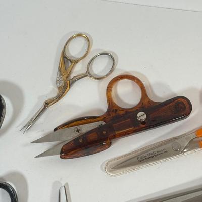 LOT 169K: Collection of Craft & Household Scissors: Fiskars, Marks, Wiss
