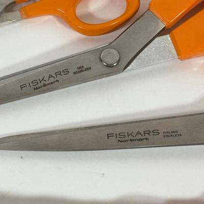 LOT 169K: Collection of Craft & Household Scissors: Fiskars, Marks, Wiss