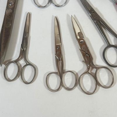 LOT 169K: Collection of Craft & Household Scissors: Fiskars, Marks, Wiss