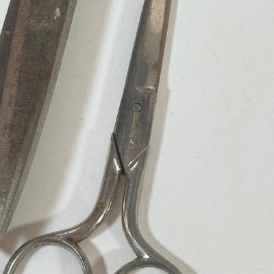 LOT 169K: Collection of Craft & Household Scissors: Fiskars, Marks, Wiss