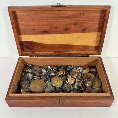 LOT 175K: Antique & Vintage Metal Buttons