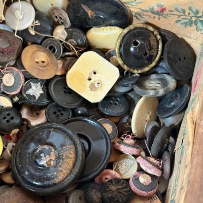 LOT 176K: Variety of Vintage Buttons in Vintage Wooden Box