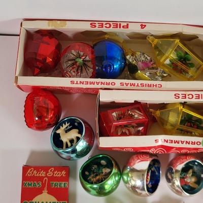 LOT 192L: Assorted Vintage Holiday Ornament Decorations