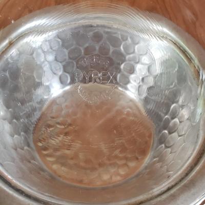 LOT 204L: Vintage Pyrex, Copper Bundt Mold Pans, Aluminum Cake Pans New in Box & More