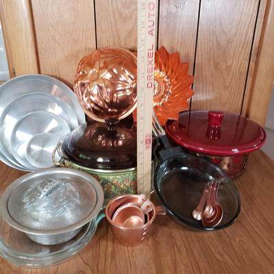 LOT 204L: Vintage Pyrex, Copper Bundt Mold Pans, Aluminum Cake Pans New in Box & More