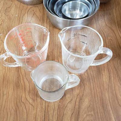 LOT 205L: Vintage Bakeware; Aluminum Bowls, Sifters, Measuring Cups & More
