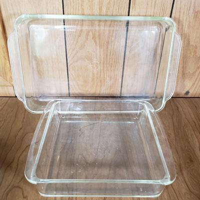 LOT 207L: Vintage Pyrex Bakeware, Cuisinart, Black & Decker and More
