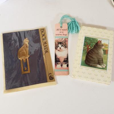 LOT 209L: Cat Lovers Lot-So Many Goodies!