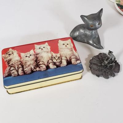 LOT 209L: Cat Lovers Lot-So Many Goodies!