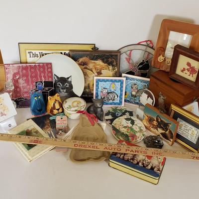 LOT 209L: Cat Lovers Lot-So Many Goodies!