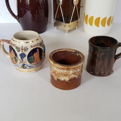 LOT 213L: BOC England Seltzer Bottle, Musical Decanter, Old Stubridge Village Mug, Bossons Chef & More
