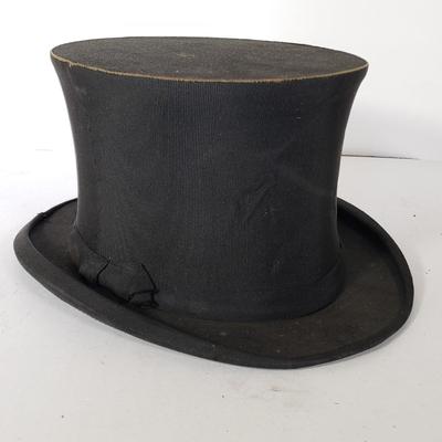 LOT 214L: Antique Collapsible Young Bros Top Hat, Dunlap & Co, Penn Craft Bowler Hat, Greek Fishermans Cap