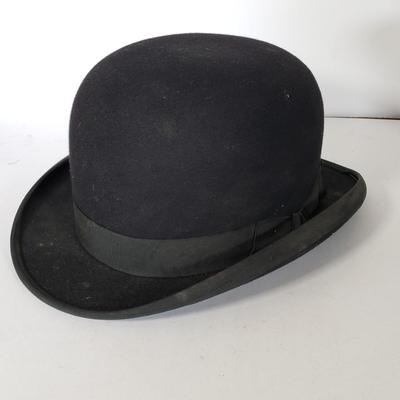LOT 214L: Antique Collapsible Young Bros Top Hat, Dunlap & Co, Penn Craft Bowler Hat, Greek Fishermans Cap