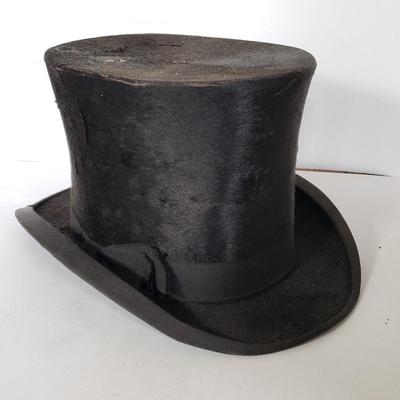 LOT 214L: Antique Collapsible Young Bros Top Hat, Dunlap & Co, Penn Craft Bowler Hat, Greek Fishermans Cap