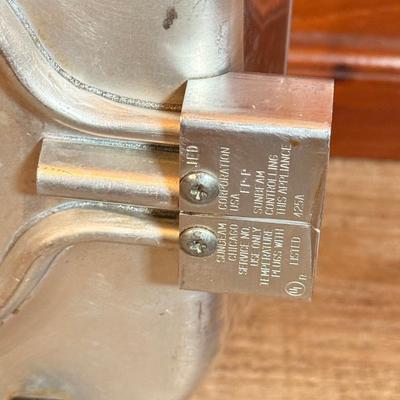 LOT 223K: Kitchen Appliances: Rival Crock Pot Model 3040 Slow Cooker (and Travel Bag), Vintage Sunbeam Electric Pan, Moulinex Turbo Hand...