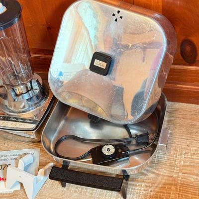 LOT 223K: Kitchen Appliances: Rival Crock Pot Model 3040 Slow Cooker (and Travel Bag), Vintage Sunbeam Electric Pan, Moulinex Turbo Hand...