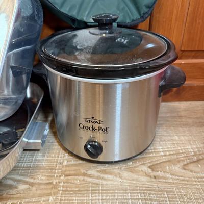 LOT 223K: Kitchen Appliances: Rival Crock Pot Model 3040 Slow Cooker (and Travel Bag), Vintage Sunbeam Electric Pan, Moulinex Turbo Hand...