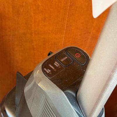 LOT 224K: Kenmore Stratus 24V Slim Cordless Vacuum & Hoover Evolve Pet Cordless Vacuum w/ Tag