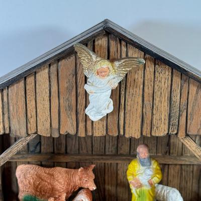 LOT 231X: Vintage Wooden Creche w/ Nativity Figure Set incl 3 Angels