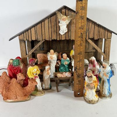 LOT 231X: Vintage Wooden Creche w/ Nativity Figure Set incl 3 Angels