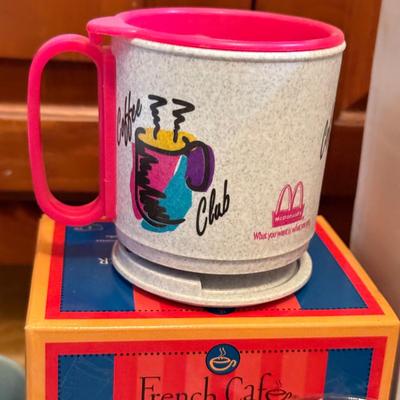 LOT 232K: Vintage Mr Coffee II Coffee Maker w/ Various Mugs